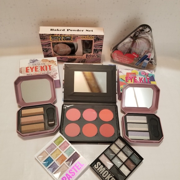 Cosmetics - Picture 1 of 3